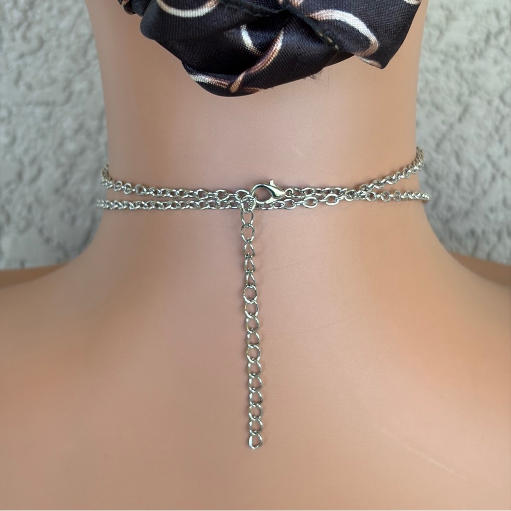 Romantic Heart Pendant Necklace with White Stone and Silver Beaded Frame - Picture 7 of 7